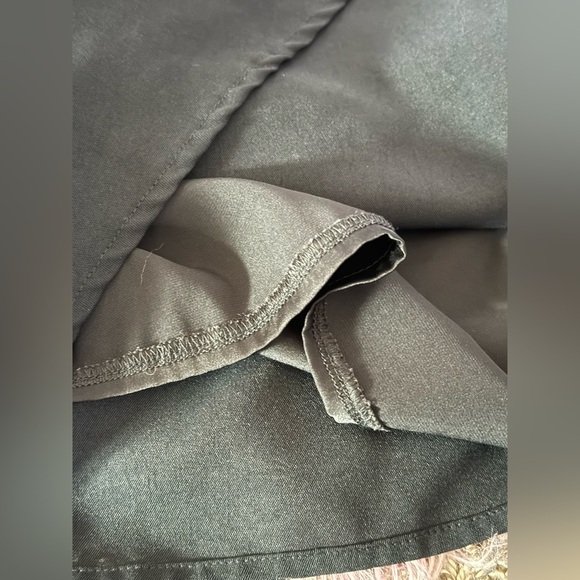 Fashion Collection long sleeve black blouse with key hole in the back EUC size L - Picture 8 of 8